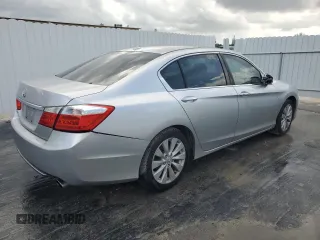 2014 Honda Accord Sedan EX-L with VIN 1HGCR2F88EA066682, listed as a Copart auction lot 71358384 with 152,489 mi miles and Clean Title. Bid and sale history available at carsss.com. Image 3.