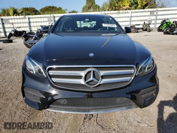 2017 Mercedes-Benz E-Class E 300 Luxury with VIN WDDZF4JB4HA192886, listed as a Copart auction lot 41983083 with 43,815 mi miles. Bid and sale history available at carsss.com. Image 5.