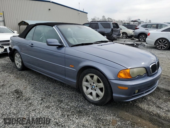 2003 BMW 3 Series 325Ci with VIN WBABS33403PG92095, listed as a Copart auction lot 48967325 with 189,880 mi miles and Salvage Title. Bid and sale history available at carsss.com. Image 4.