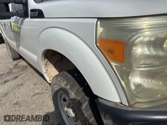 2011 Ford F-250 XL z VIN 1FT7W2B64BEC17079, wystawiony jako IAAI lot #42890662 z przebiegiem 106 522 mil mil oraz . Historia ofert i sprzedaży dostępna na DreamBid. Obrazek 27.