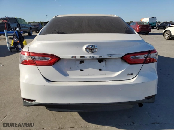 2018 Toyota Camry LE with VIN 4T1B11HK9JU500889, listed as a Copart auction lot 76441014 with 260,501 mi miles and Clean Title. Bid and sale history available at carsss.com. Image 6.