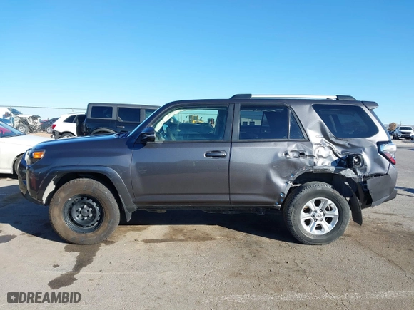 2022 Toyota 4Runner SR5 Premium with VIN JTENU5JR3N5999286, listed as a IAAI auction lot 40907443 with 53,960 mi miles. Bid and sale history available at carsss.com. Image 15.