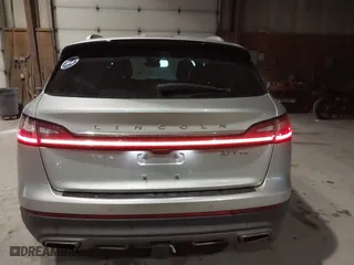 2019 Lincoln Nautilus Reserve with VIN 2LMPJ8LP4KBL25142, listed as a IAAI auction lot 41340444 with 105,757 mi miles. Bid and sale history available at carsss.com. Image 16.