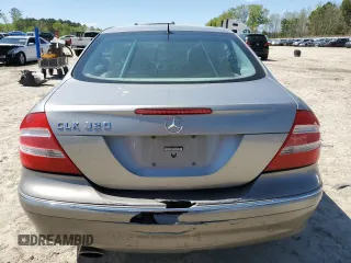 2005 Mercedes-Benz CLK 320 z VIN WDBTJ65J95F129288, wystawiony jako Copart lot #52433525 z przebiegiem 133 344 mil mil oraz Szkoda całkowita • Salvage title. Historia ofert i sprzedaży dostępna na DreamBid. Obrazek 6.