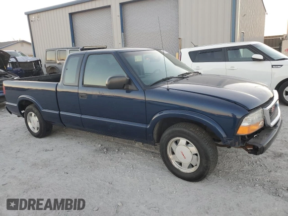 2003 GMC Sonoma with VIN 1GTCS19H638255246, listed as a Copart auction lot 81984774 with Not Provided miles and Salvage Title. Bid and sale history available at DreamBid. Image 4.