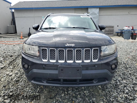 2014 Jeep Compass Latitude with VIN 1C4NJDEB6ED623613, listed as a Copart auction lot 52078795 with 186,156 mi miles and Clean Title. Bid and sale history available at carsss.com. Image 5.