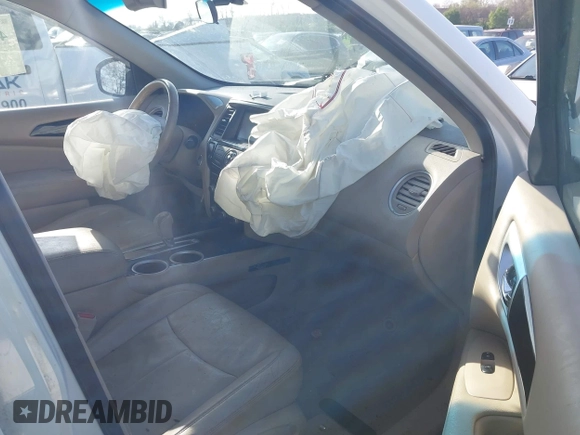 2014 Nissan Pathfinder SV with VIN 5N1AR2MN2EC735446, listed as a IAAI auction lot 41893013 with 149,799 mi miles. Bid and sale history available at carsss.com. Image 5.