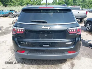 2018 Jeep Compass Latitude with VIN 3C4NJDBB2JT114644, listed as a IAAI auction lot 42499210 with 82,988 mi miles and . Bid and sale history available at DreamBid. Image 17.