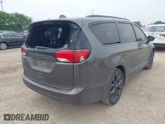 2020 Chrysler Pacifica Touring L with VIN 2C4RC1BG6LR247919, listed as a IAAI auction lot 41930508 with 66,952 mi miles and . Bid and sale history available at DreamBid. Image 4.