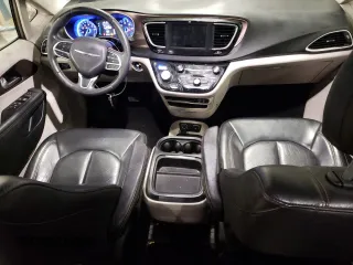 2018 Chrysler Pacifica Touring L z VIN 2C4RC1BGXJR153930, wystawiony jako Copart lot #88684735 z przebiegiem 64 822 mil mil oraz Szkoda całkowita • Salvage title. Historia ofert i sprzedaży dostępna na DreamBid. Obrazek 8.