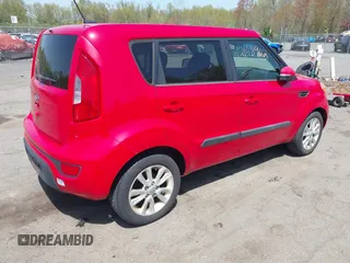 2013 Kia Soul ! with VIN KNDJT2A62D7525293, listed as a IAAI auction lot 42148962 with 171,673 mi miles. Bid and sale history available at carsss.com. Image 4.
