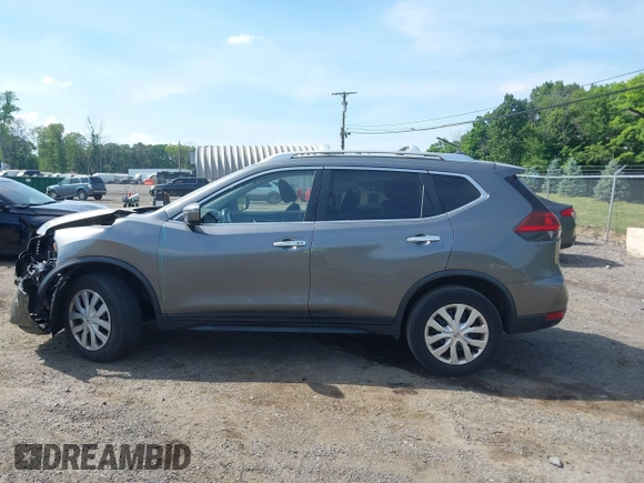 2019 Nissan Rogue SV with VIN JN8AT2MVXKW379512, listed as a IAAI auction lot 39550823 with 72,227 mi miles. Bid and sale history available at carsss.com. Image 15.