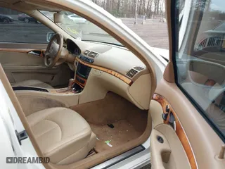 2008 Mercedes-Benz E-Class Luxury 3.5L with VIN WDBUF87X38B258559, listed as a IAAI auction lot 41946382 with 1 mi miles. Bid and sale history available at carsss.com. Image 5.