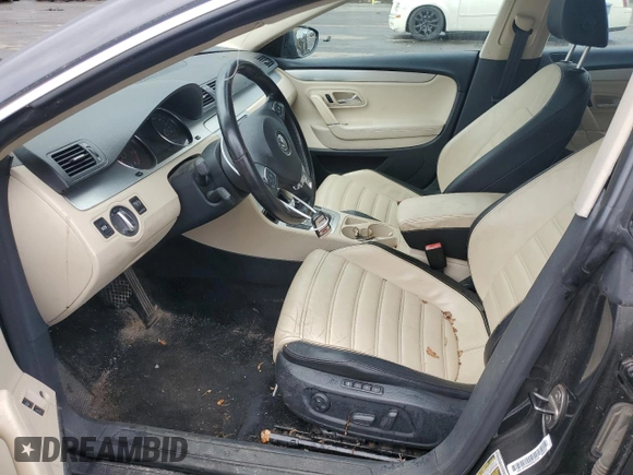 2010 Volkswagen CC Luxury z VIN WVWHL7AN7AE526188, wystawiony jako Copart lot #59014795 z przebiegiem 130 981 mil mil oraz Czysty tytuł • Clean title. Historia ofert i sprzedaży dostępna na DreamBid. Obrazek 7.