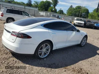 2014 Tesla Model S 60 z VIN 5YJSA1H19EFP37392, wystawiony jako Copart lot #57347625 z przebiegiem Nie podano mil oraz Szkoda całkowita • Salvage title. Historia ofert i sprzedaży dostępna na DreamBid. Obrazek 3.