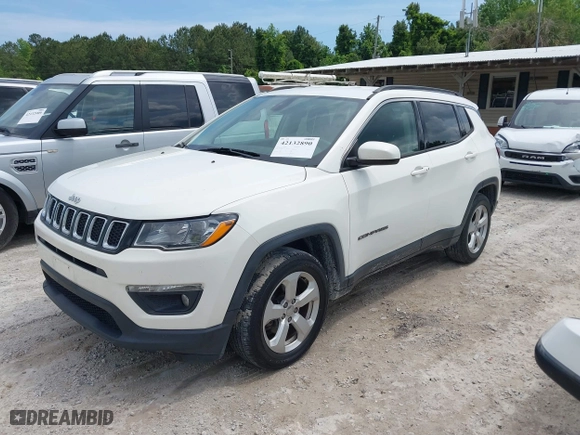 2018 Jeep Compass Latitude with VIN 3C4NJCBB3JT125517, listed as a IAAI auction lot 42132890 with 155,746 mi miles. Bid and sale history available at carsss.com. Image 2.