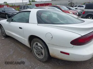 1994 Pontiac Firebird Firebird с VIN 2G2FS22S9R2221658, выставлен на аукционе IAAI как лот 42478866 с пробегом 667 659 миль миль и . История ставок и продаж доступна на DreamBid. Изображение 3.