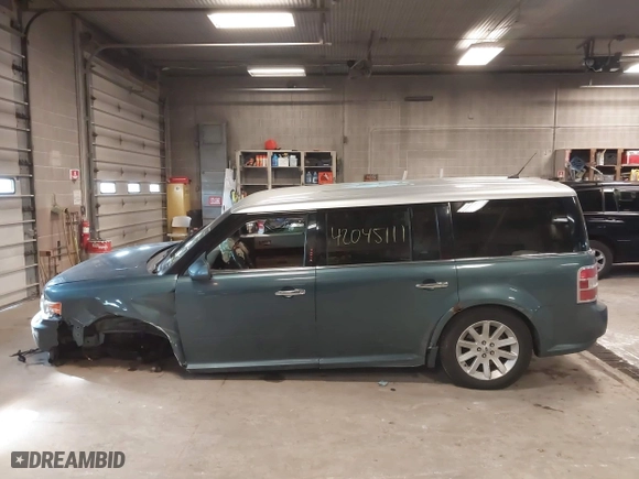 2010 Ford Flex SEL with VIN 2FMGK5CC8ABB09572, listed as a IAAI auction lot 42045111 with 225,666 mi miles. Bid and sale history available at carsss.com. Image 14.