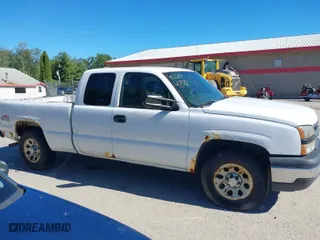 2006 Chevrolet Silverado 1500 LT1 with VIN 2GCEK19V161303709, listed as a IAAI auction lot 40294788 with 211,821 mi miles. Bid and sale history available at carsss.com. Image 14.