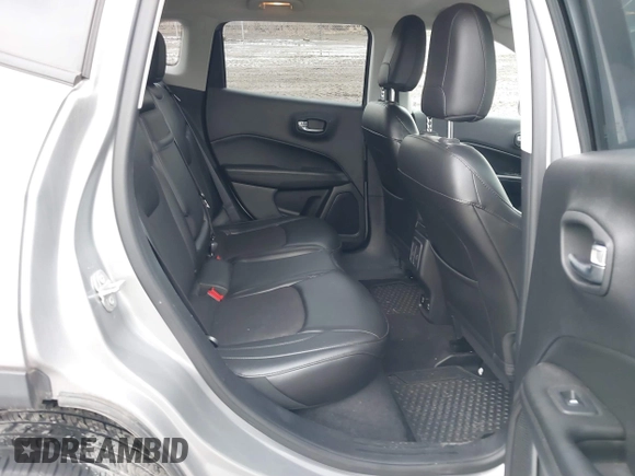 2018 Jeep Compass Latitude with VIN 3C4NJDBB2JT298810, listed as a IAAI auction lot 41497189 with 111,013 mi miles. Bid and sale history available at carsss.com. Image 8.