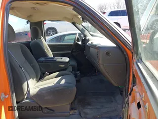 2004 Chevrolet Silverado 1500 Work Truck with VIN 1GCEC14X24Z284372, listed as a IAAI auction lot 41714675 with 193,486 mi miles. Bid and sale history available at carsss.com. Image 5.