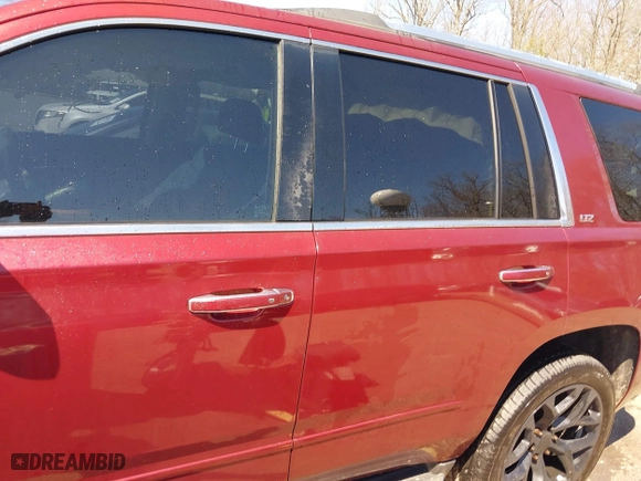 2016 Chevrolet Tahoe LTZ with VIN 1GNSKCKC9GR422695, listed as a IAAI auction lot 41880564 with 302,106 mi miles. Bid and sale history available at carsss.com. Image 14.