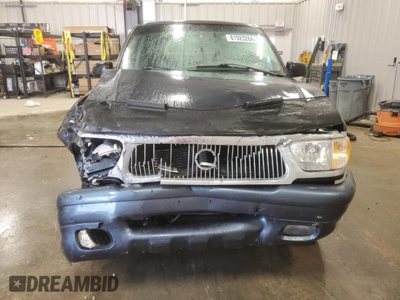 2001 Mercury Mountaineer with VIN 4M2ZU86P51UJ01568, listed as a Copart auction lot 81923284 with 150,079 mi miles and Clean title. Bid and sale history available at DreamBid. Image 5.