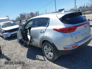 2019 Kia Sportage LX z VIN KNDPM3AC4K7591148, wystawiony jako IAAI lot #41826009 z przebiegiem Nie podano mil oraz . Historia ofert i sprzedaży dostępna na DreamBid. Obrazek 3.