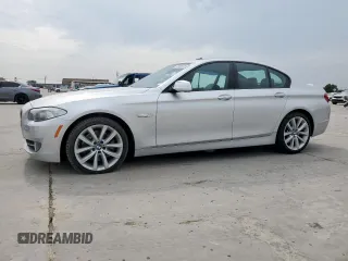 2012 BMW 5 Series 535i z VIN WBAFR7C57CC811343, wystawiony jako Copart lot #56980015 z przebiegiem 107 977 mil mil oraz Szkoda całkowita • Salvage title. Historia ofert i sprzedaży dostępna na DreamBid. Obrazek 1.
