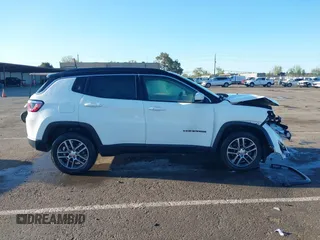 2018 Jeep Compass Latitude with VIN 3C4NJDBB5JT103587, listed as a IAAI auction lot 41944613 with 54,104 mi miles. Bid and sale history available at carsss.com. Image 13.
