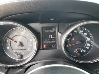 2011 Jeep Grand Cherokee Laredo with VIN 1J4RR4GG8BC587101, listed as a Copart auction lot 64027365 with 169,544 mi miles and Clean title. Bid and sale history available at DreamBid. Image 9.