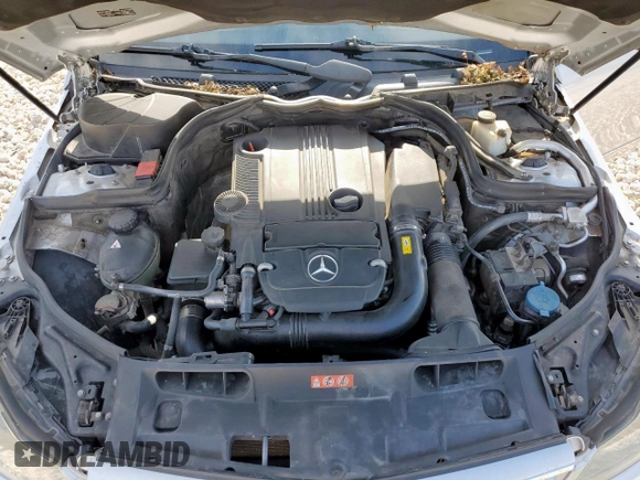 2012 Mercedes-Benz C 250 Sport z VIN WDDGF4HB5CR235008, wystawiony jako Copart lot #62409135 z przebiegiem 146 642 mil mil oraz Czysty tytuł • Clean title. Historia ofert i sprzedaży dostępna na DreamBid. Obrazek 11.