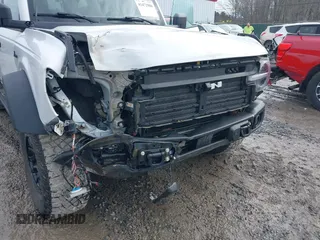 2022 Ford Bronco with VIN 1FMEE5DP5NLB79696, listed as a IAAI auction lot 41472980 with 42,227 mi miles. Bid and sale history available at carsss.com. Image 6.