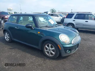2008 MINI Hardtop with VIN WMWMF33518TU66603, listed as a IAAI auction lot 42628645 with 102,280 mi miles and . Bid and sale history available at DreamBid. Image 1.
