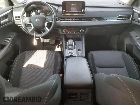 2024 Mitsubishi Outlander ES z VIN JA4J3UA84RZ056047, wystawiony jako Copart lot #50905715 z przebiegiem 24 714 mil mil oraz Szkoda całkowita • Salvage title. Historia ofert i sprzedaży dostępna na DreamBid. Obrazek 8.