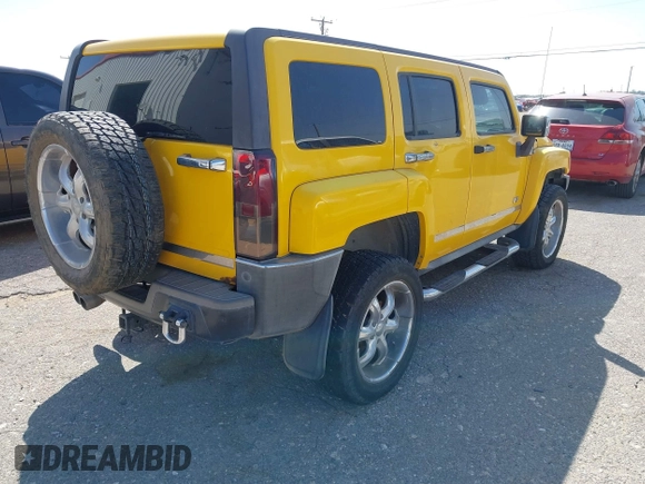 2007 Hummer H3 SUV with VIN 5GTDN13E378134277, listed as a IAAI auction lot 42008073 with 135,533 mi miles. Bid and sale history available at carsss.com. Image 4.