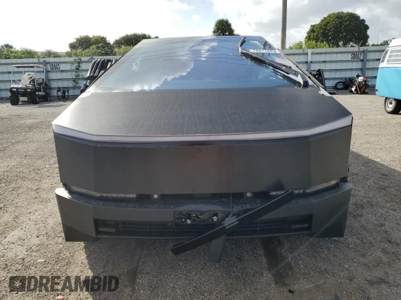 2024 Tesla Cybertruck Cyberbeast z VIN 7G2CEHEE5RA000103, wystawiony jako Copart lot #78871284 z przebiegiem Nie podano mil oraz Czysty tytuł • Clean title. Historia ofert i sprzedaży dostępna na DreamBid. Obrazek 5.