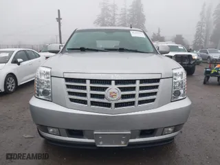 2013 Cadillac Escalade Luxury with VIN 1GYS4BEF3DR201649, listed as a IAAI auction lot 41357511 with 158,665 mi miles. Bid and sale history available at carsss.com. Image 12.
