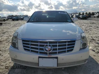 2009 Cadillac DTS 1SA z VIN 1G6KD57Y49U110046, wystawiony jako Copart lot #46638285 z przebiegiem 188 683 mil mil oraz Nie do naprawy • Non repairable. Historia ofert i sprzedaży dostępna na DreamBid. Obrazek 5.