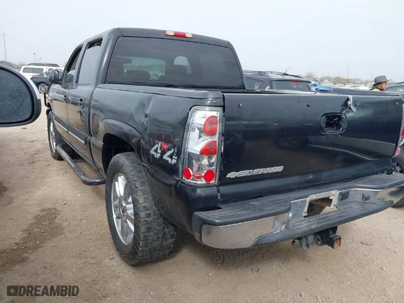 2006 Chevrolet Silverado 1500 LS with VIN 2GCEK13VX61299300, listed as a IAAI auction lot 41742351 with 194,576 mi miles. Bid and sale history available at carsss.com. Image 3.