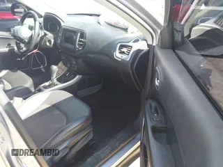 2019 Jeep Compass Latitude with VIN 3C4NJCBB0KT676974, listed as a IAAI auction lot 42020893 with 54,159 mi miles and . Bid and sale history available at DreamBid. Image 5.