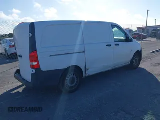 2017 Mercedes-Benz Metris Cargo z VIN WD3PG2EA3H3217098, wystawiony jako IAAI lot #41000078 z przebiegiem 114 579 mil mil oraz . Historia ofert i sprzedaży dostępna na DreamBid. Obrazek 4.
