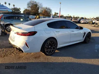 2022 BMW M8 Competition with VIN WBSGV0C07NCJ81642, listed as a Copart auction lot 88699925 with 28,286 mi miles and Salvage Title. Bid and sale history available at carsss.com. Image 3.