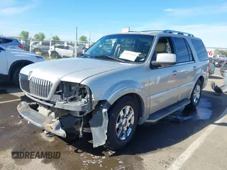2006 Lincoln Navigator Luxury with VIN 5LMFU28516LJ13630, listed as a IAAI auction lot 42003960 with 139,505 mi miles. Bid and sale history available at carsss.com. Image 18.