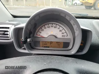 2009 Smart fortwo Passion z VIN WMEEK31X99K260414, wystawiony jako Copart lot #48318765 z przebiegiem 102 467 mil mil oraz Szkoda całkowita • Salvage title. Historia ofert i sprzedaży dostępna na DreamBid. Obrazek 9.