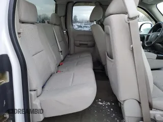 2010 GMC Sierra 1500 SLE z VIN 1GTSKVE36AZ149335, wystawiony jako Copart lot #86621964 z przebiegiem 83 381 mil mil oraz Czysty tytuł • Clean title. Historia ofert i sprzedaży dostępna na DreamBid. Obrazek 10.