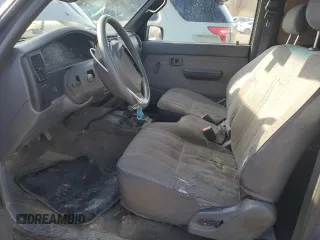 1996 Toyota Tacoma z VIN 4TAWM72N8TZ175396, wystawiony jako Copart lot #86846284 z przebiegiem 229 714 mil mil oraz Czysty tytuł • Clean title. Historia ofert i sprzedaży dostępna na DreamBid. Obrazek 7.