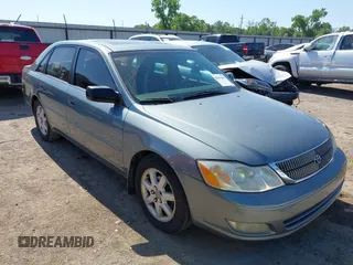 2001 Toyota Avalon XL z VIN 4T1BF28B21U145748, wystawiony jako IAAI lot #42251004 z przebiegiem 182 959 mil mil oraz . Historia ofert i sprzedaży dostępna na DreamBid. Obrazek 1.
