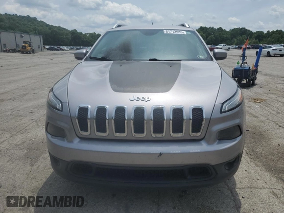 2017 Jeep Cherokee Latitude z VIN 1C4PJMCS0HD224115, wystawiony jako Copart lot #61713985 z przebiegiem 83 421 mil mil oraz Szkoda całkowita • Salvage title. Historia ofert i sprzedaży dostępna na DreamBid. Obrazek 5.