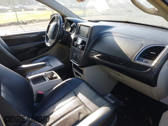 2014 Chrysler Town & Country Touring with VIN 2C4RC1BG1ER453684, listed as a IAAI auction lot 42111596 with 115,572 mi miles. Bid and sale history available at carsss.com. Image 5.